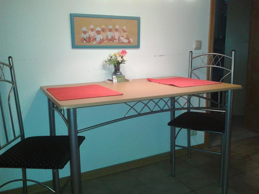 אינגלהיים אם ריין Ferienwohnung Witzig Inh Rita Weitmann חדר תמונה